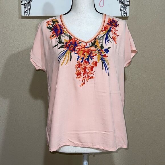 Solitaire Embroidered Short Sleeve Tunic Peach Multi Color Embroidery detail - Picture 1 of 9